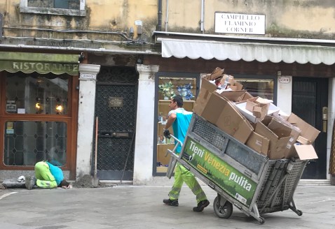 C148FAC2-0FC6-4C03-95C5-84A19ADEFF5F