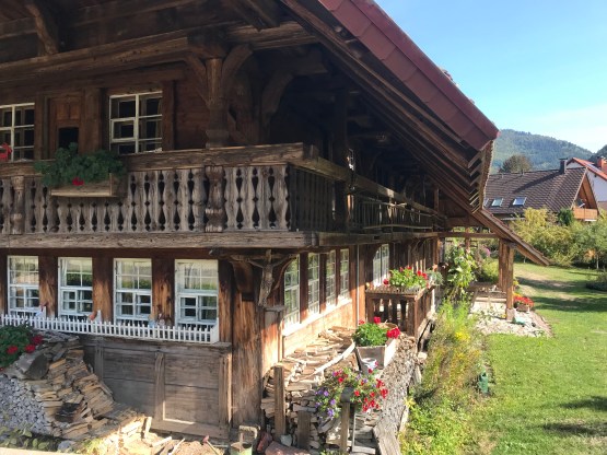 3944A9DA-153B-4ADB-B394-F1BE0F332884