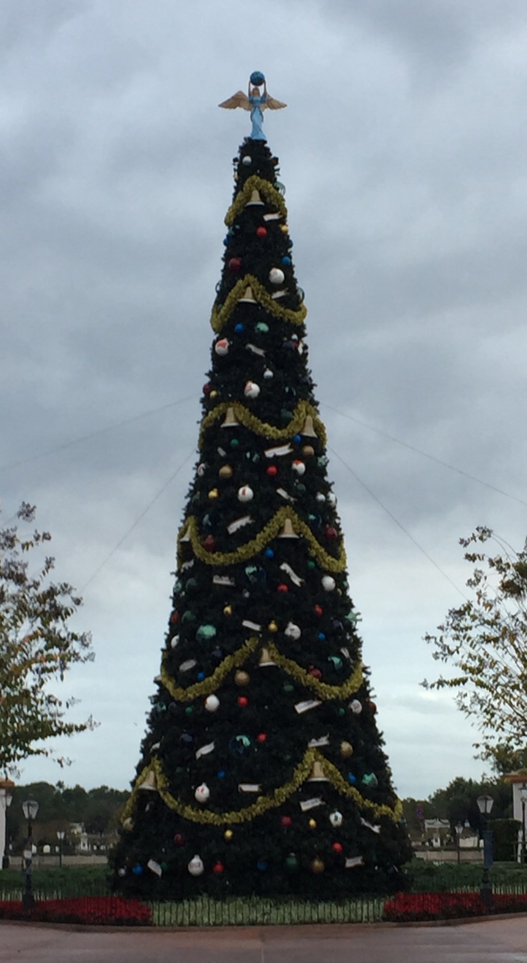 EEEEF672-7A24-4819-AFC9-B7E888F4D787