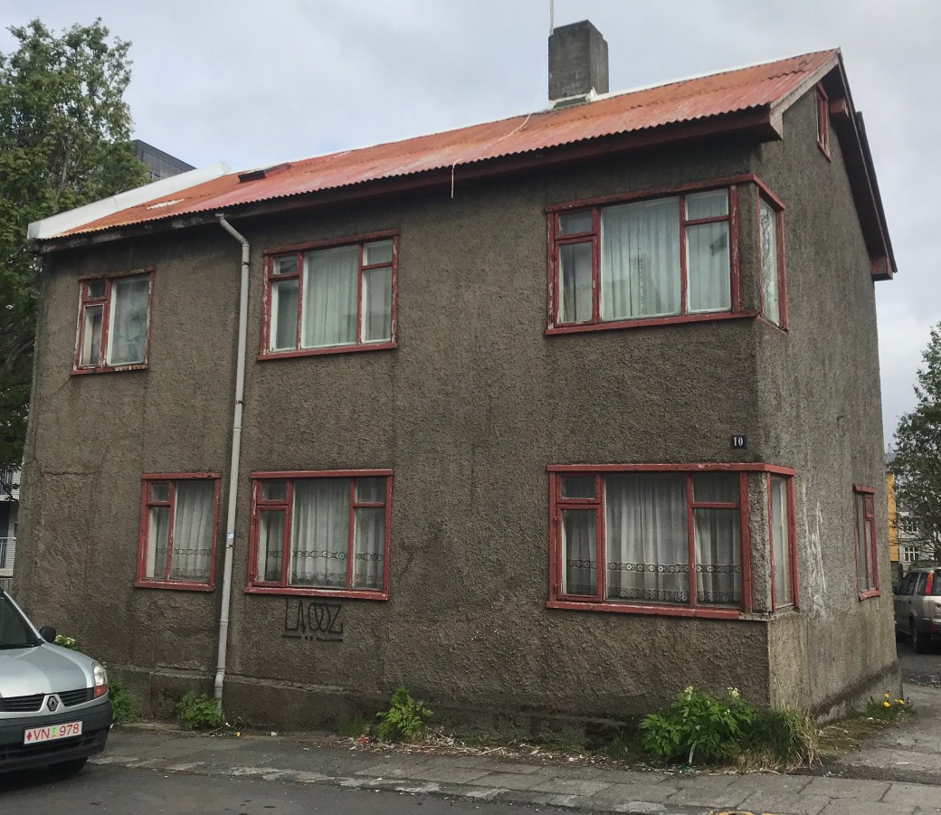 88DBFE32-D7BF-4410-B898-7E7C611D4557